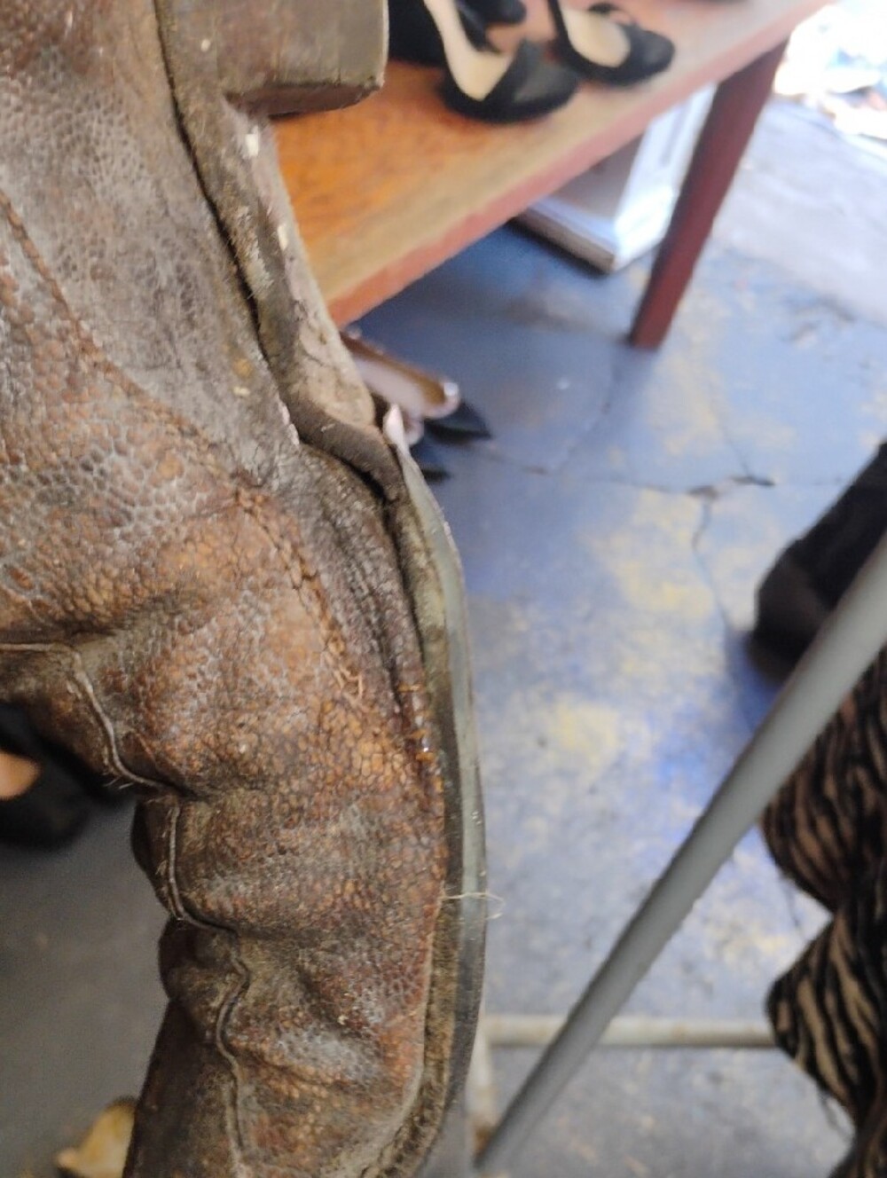 Justin Boots Brown Leather Embroidered Western Cowboy Boots - Picture 3 of 7